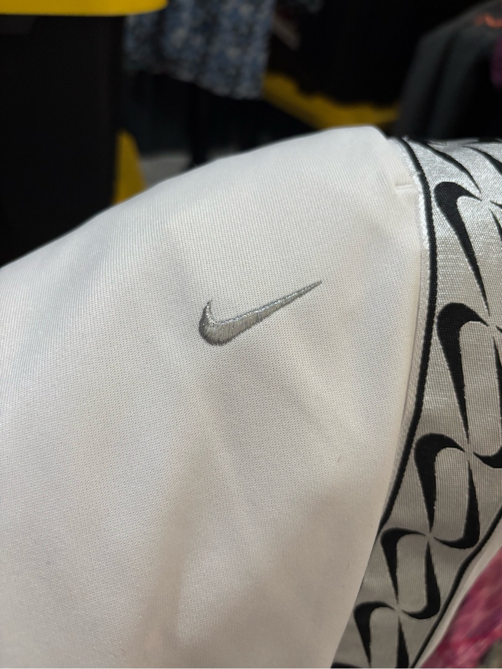 Nike Women's Size Small White Joggers Sweatpants Repeated Swoosh Logo Side Tape - Picture 11 of 12